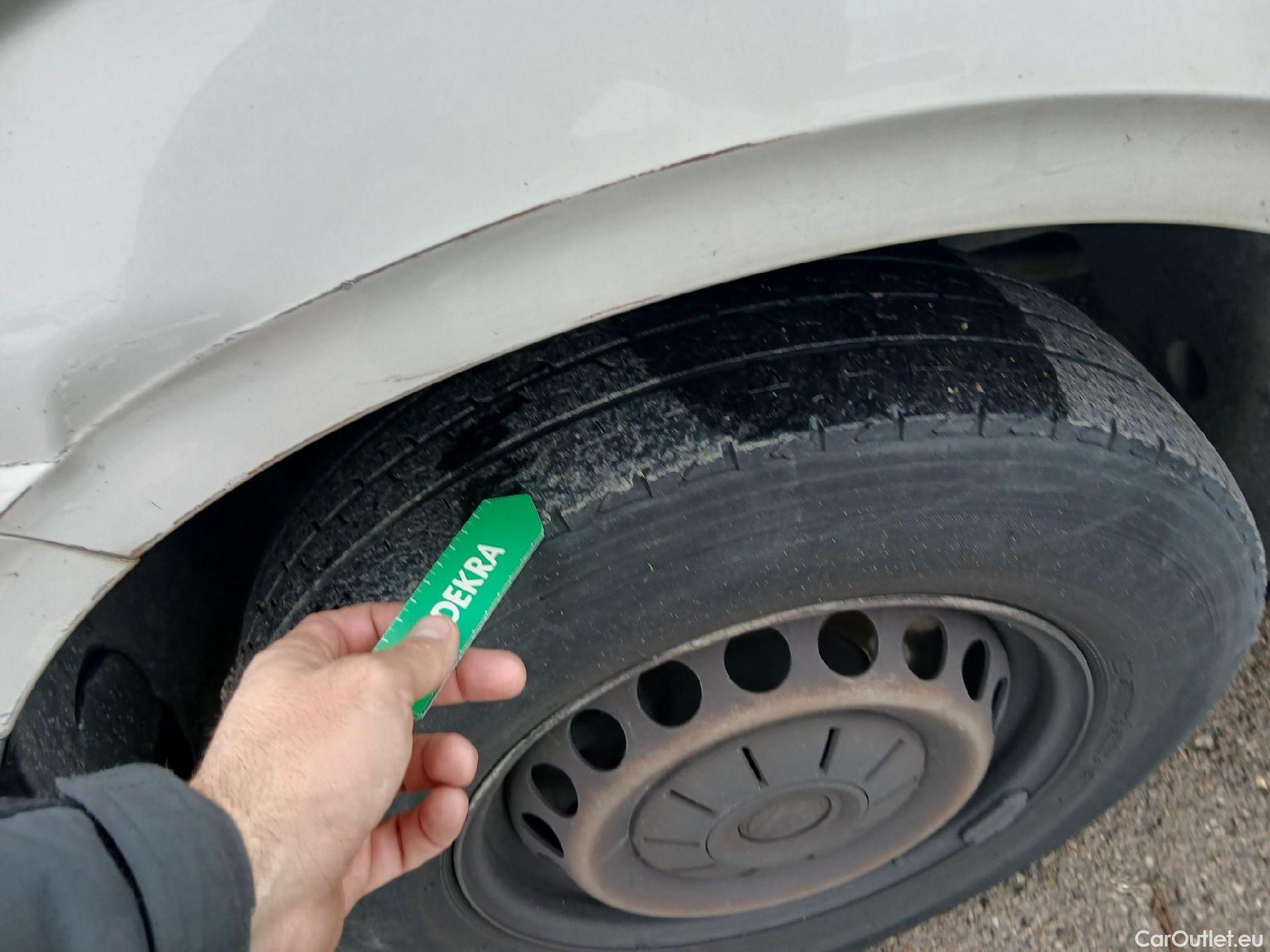  Volkswagen  Crafter VOLKSWAGEN  / 2017 / 4P / furgón 30 Furgón BM TN L3H2 2.0TDI 103kW(140CV) #12