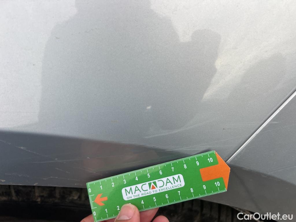  Land Rover  Range Rover LAND ROVER  Velar / 2017 / 5P / todoterreno 2.0D I4 150kW Landmark Edition 4WD Auto(SP) #17