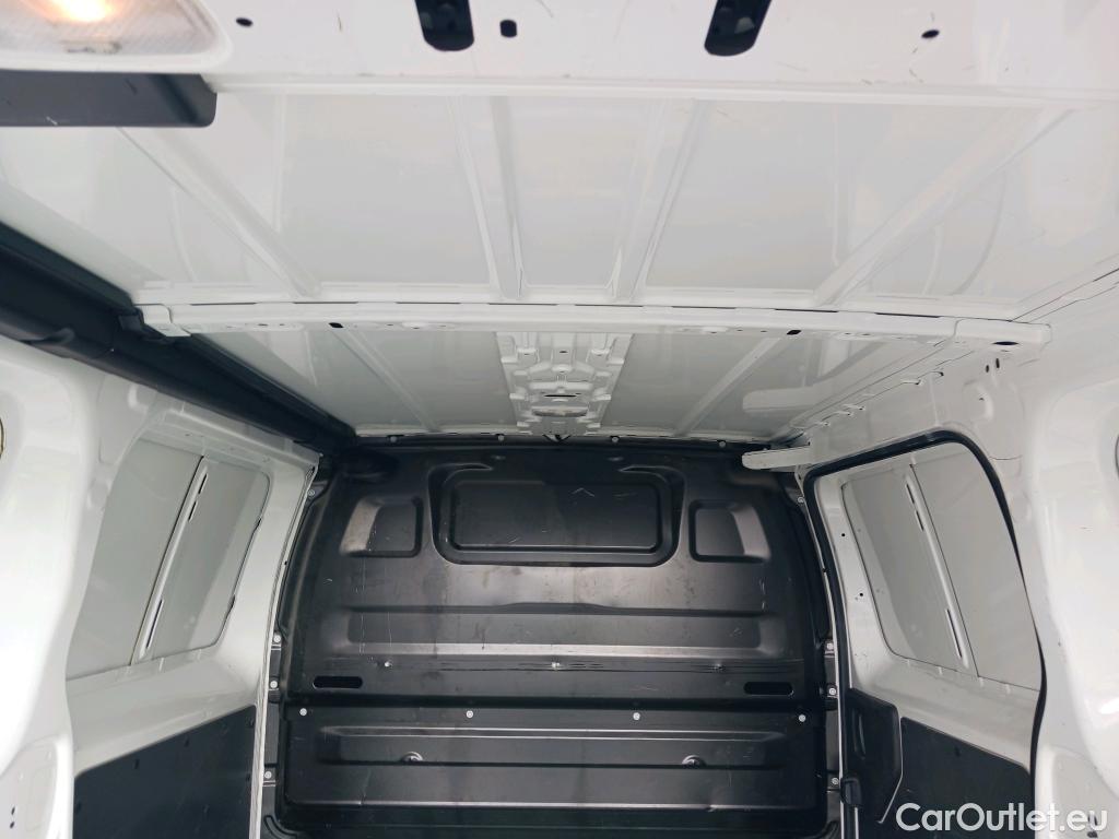  Opel  Vivaro OPEL  / 2019 / 4P / furgón 1.5 Diésel 74kW (100CV) M Std Express #39