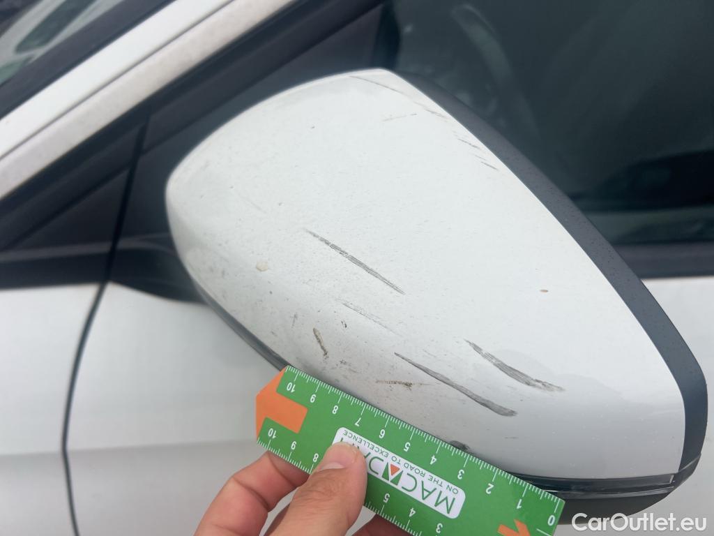  Peugeot  3008 PEUGEOT  / 2016 / 5P / todoterreno 1.5 BlueHDi 96kW (130CV) S&S Allure EAT8 #53