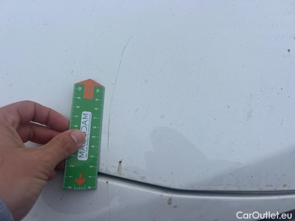  Peugeot  3008 PEUGEOT  / 2016 / 5P / todoterreno 1.5 BlueHDi 96kW (130CV) S&S Allure EAT8 #24