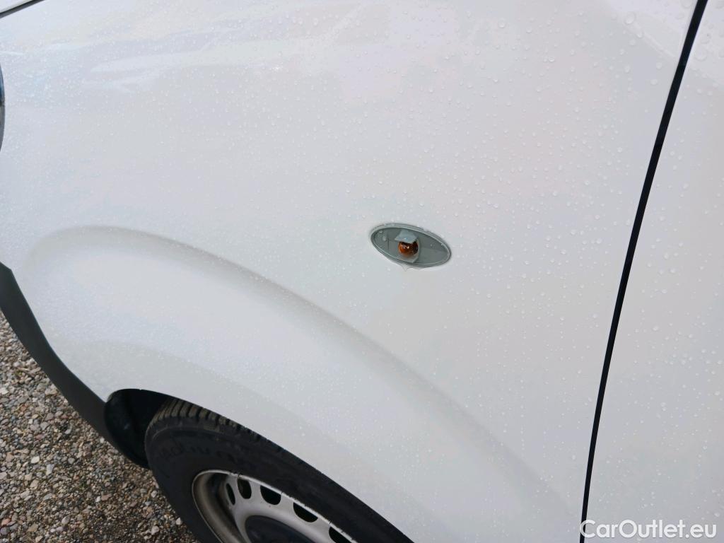  Opel  Vivaro OPEL  / 2019 / 4P / furgón 1.5 Diésel 74kW (100CV) M Std Express #29