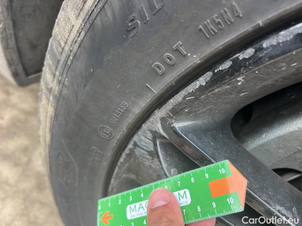  Land Rover  Range Rover LAND ROVER  Velar / 2017 / 5P / todoterreno 2.0D I4 150kW Landmark Edition 4WD Auto(SP) #13