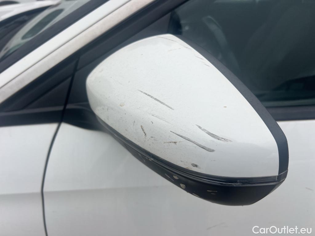  Peugeot  3008 PEUGEOT  / 2016 / 5P / todoterreno 1.5 BlueHDi 96kW (130CV) S&S Allure EAT8 #52