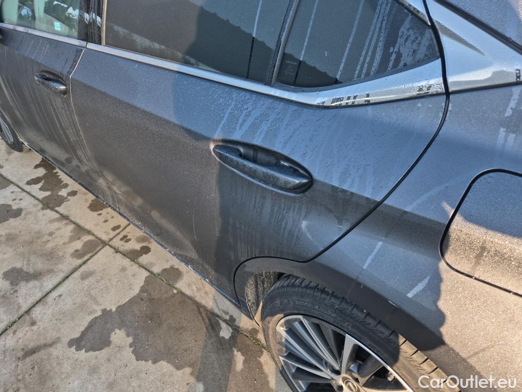  Lexus  ES LEXUS  / 2018 / 4P / sedán 2.5 300h Premium #16