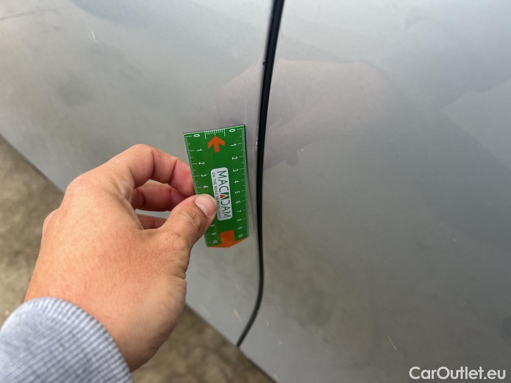  Land Rover  Range Rover LAND ROVER  Velar / 2017 / 5P / todoterreno 2.0D I4 150kW Landmark Edition 4WD Auto(SP) #6