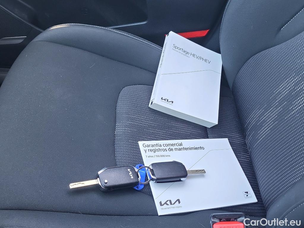 KIA  Sportage KIA  / 2022 / 5P / todoterreno 1.6 T-GDi HEV 171kW (230CV) Drive 4X2 #4