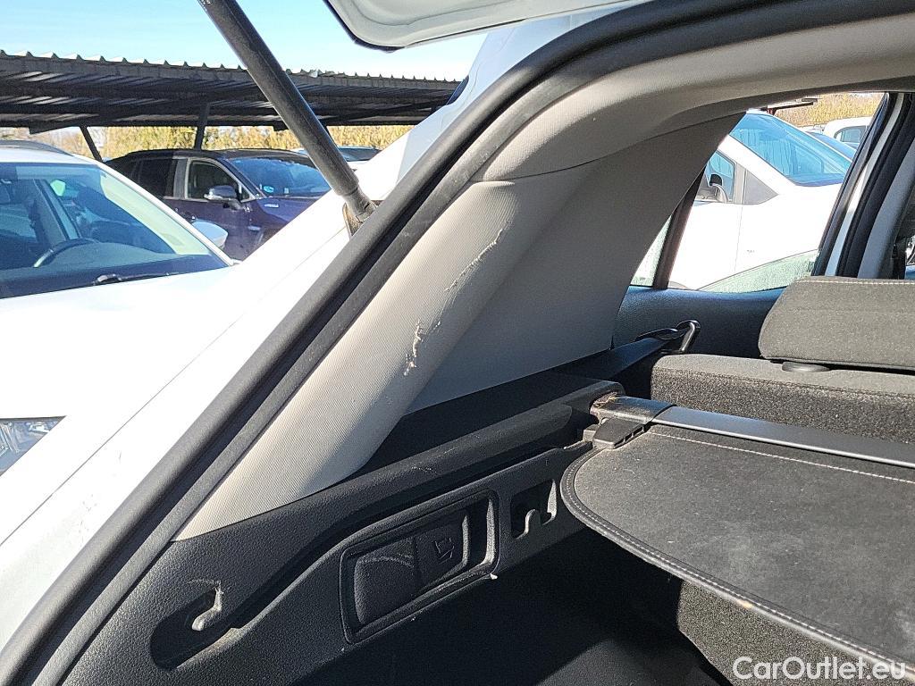  KIA  Sportage KIA  / 2022 / 5P / todoterreno 1.6 T-GDi HEV 171kW (230CV) Drive 4X2 #9