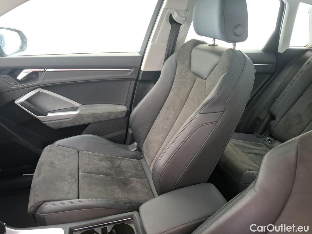  Audi  Q3 AUDI  / 2018 / 5P / SUV 35 TFSI 150 MHEV S TRONIC DESIGN LUXE #19