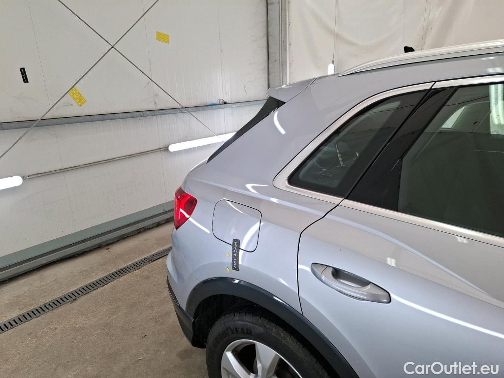  Audi  Q3 AUDI  / 2018 / 5P / SUV 35 TFSI 150 MHEV S TRONIC DESIGN LUXE #13