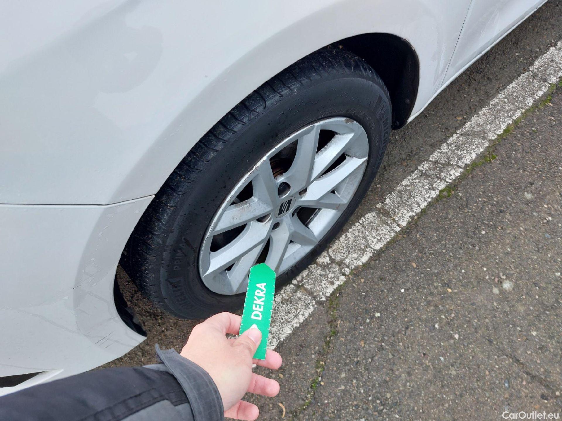  Land Rover  Discovery SEAT Nuevo León / 2020 / 5P / berlina con portón 2.0 TDI 85kW (115CV) STYLE GONavi (AC) #9