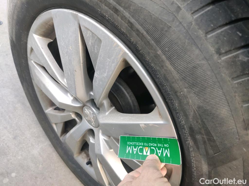  Peugeot  3008 PEUGEOT  / 2020 / 5P / todoterreno 1.5 BlueHDi 96kW (130CV) S&S Active Pack (AC3) #19