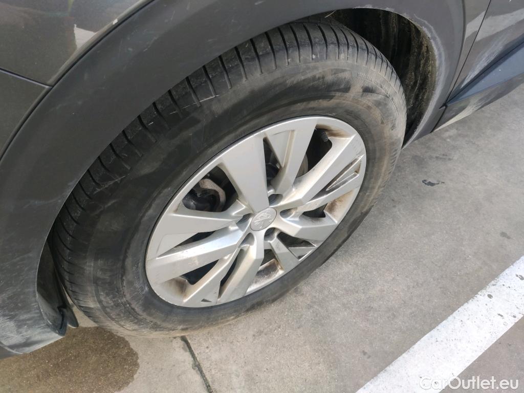  Peugeot  3008 PEUGEOT  / 2020 / 5P / todoterreno 1.5 BlueHDi 96kW (130CV) S&S Active Pack (AC3) #16