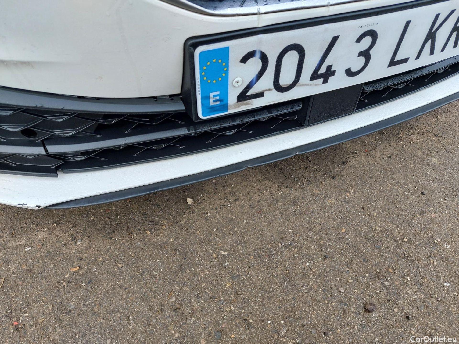  Land Rover  Discovery SEAT Nuevo León / 2020 / 5P / berlina con portón 2.0 TDI 85kW (115CV) STYLE GONavi (AC) #8