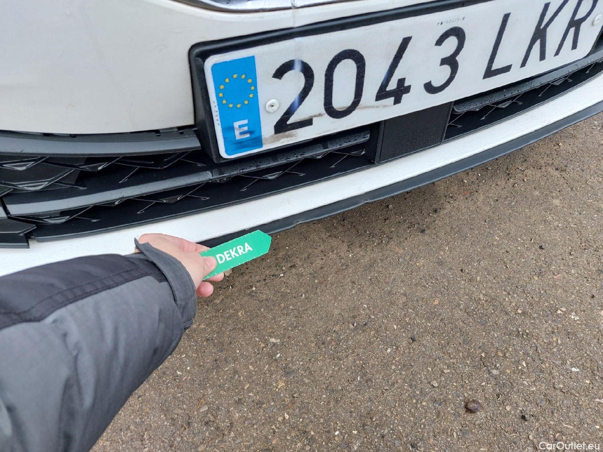  Land Rover  Discovery SEAT Nuevo León / 2020 / 5P / berlina con portón 2.0 TDI 85kW (115CV) STYLE GONavi (AC) #7