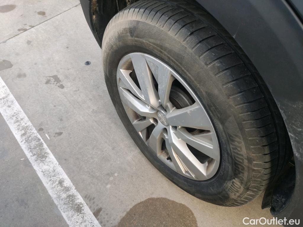  Peugeot  3008 PEUGEOT  / 2020 / 5P / todoterreno 1.5 BlueHDi 96kW (130CV) S&S Active Pack (AC3) #18