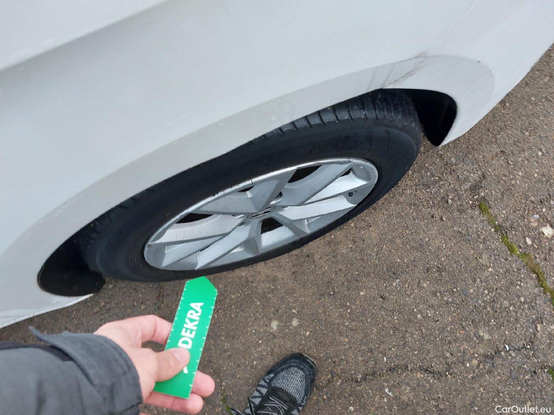  Land Rover  Discovery SEAT Nuevo León / 2020 / 5P / berlina con portón 2.0 TDI 85kW (115CV) STYLE GONavi (AC) #29