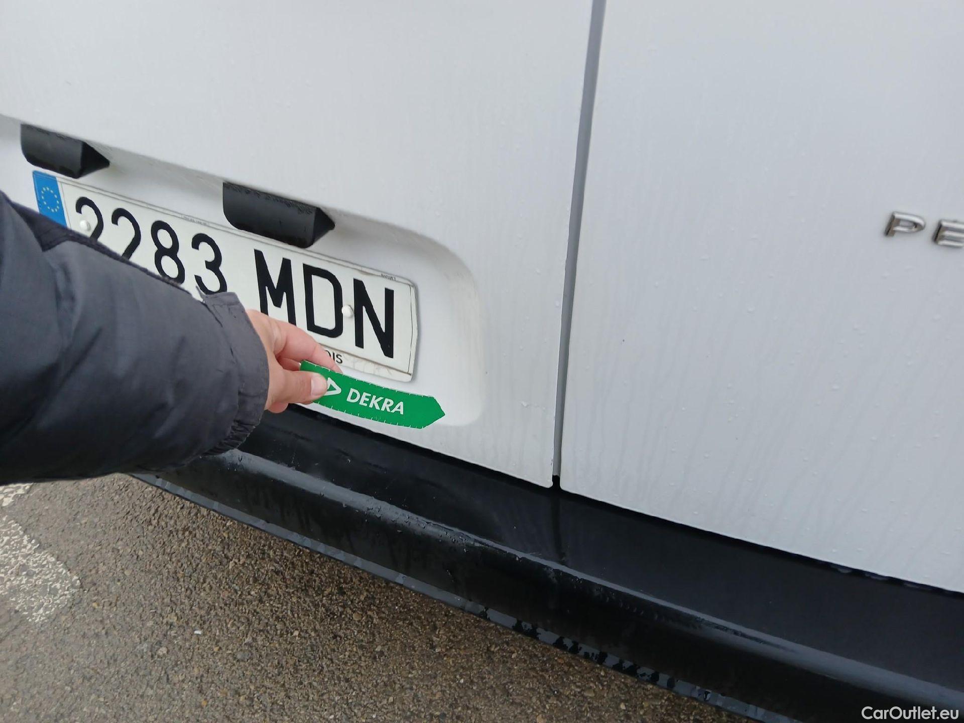  Peugeot  RIFTER PEUGEOT  / 2018 / 5P / monovolumen compacto Active Pack Standard BlueHDi 73kW #30