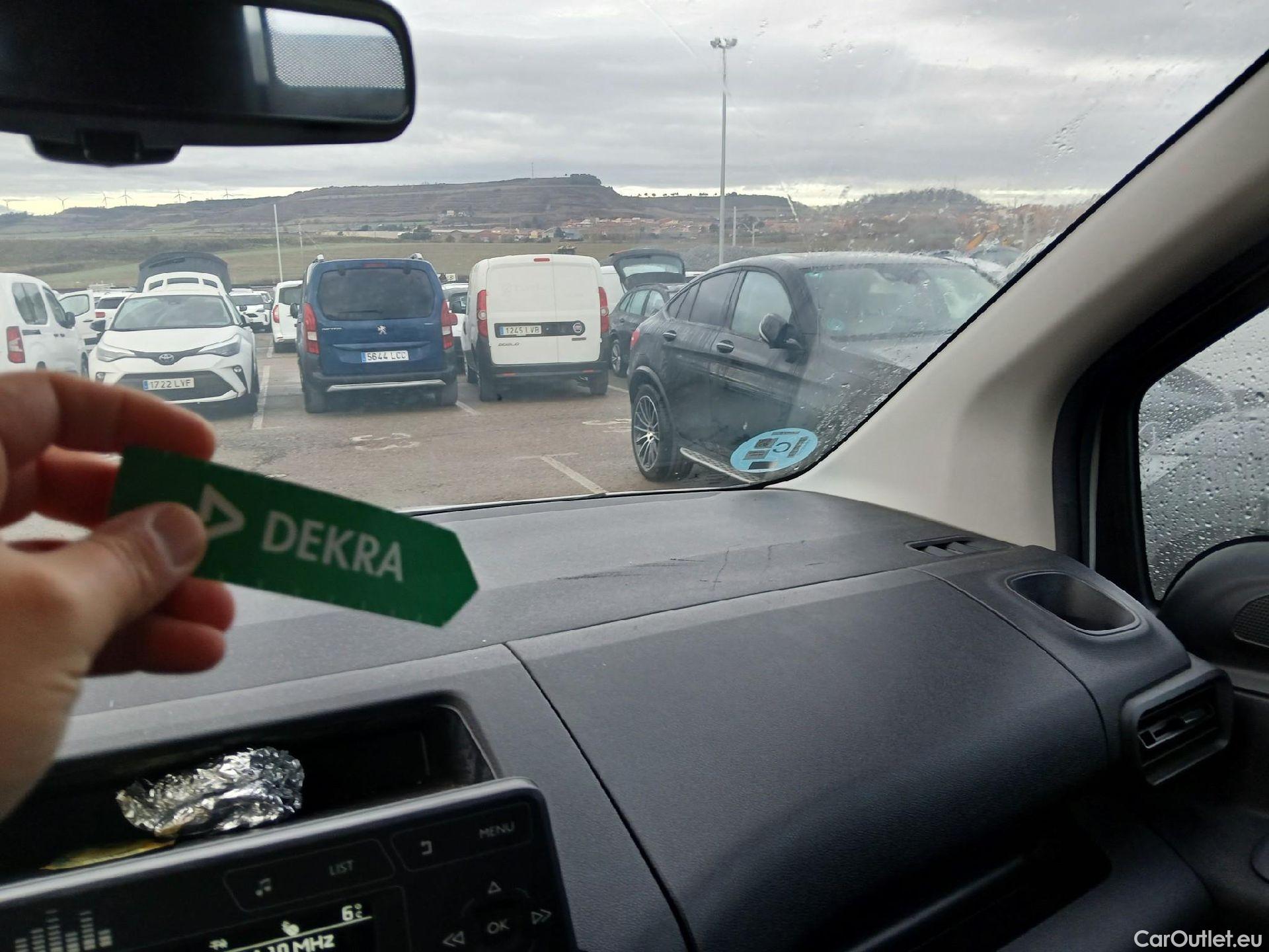  Peugeot  RIFTER PEUGEOT  / 2018 / 5P / monovolumen compacto Active Pack Standard BlueHDi 73kW #43