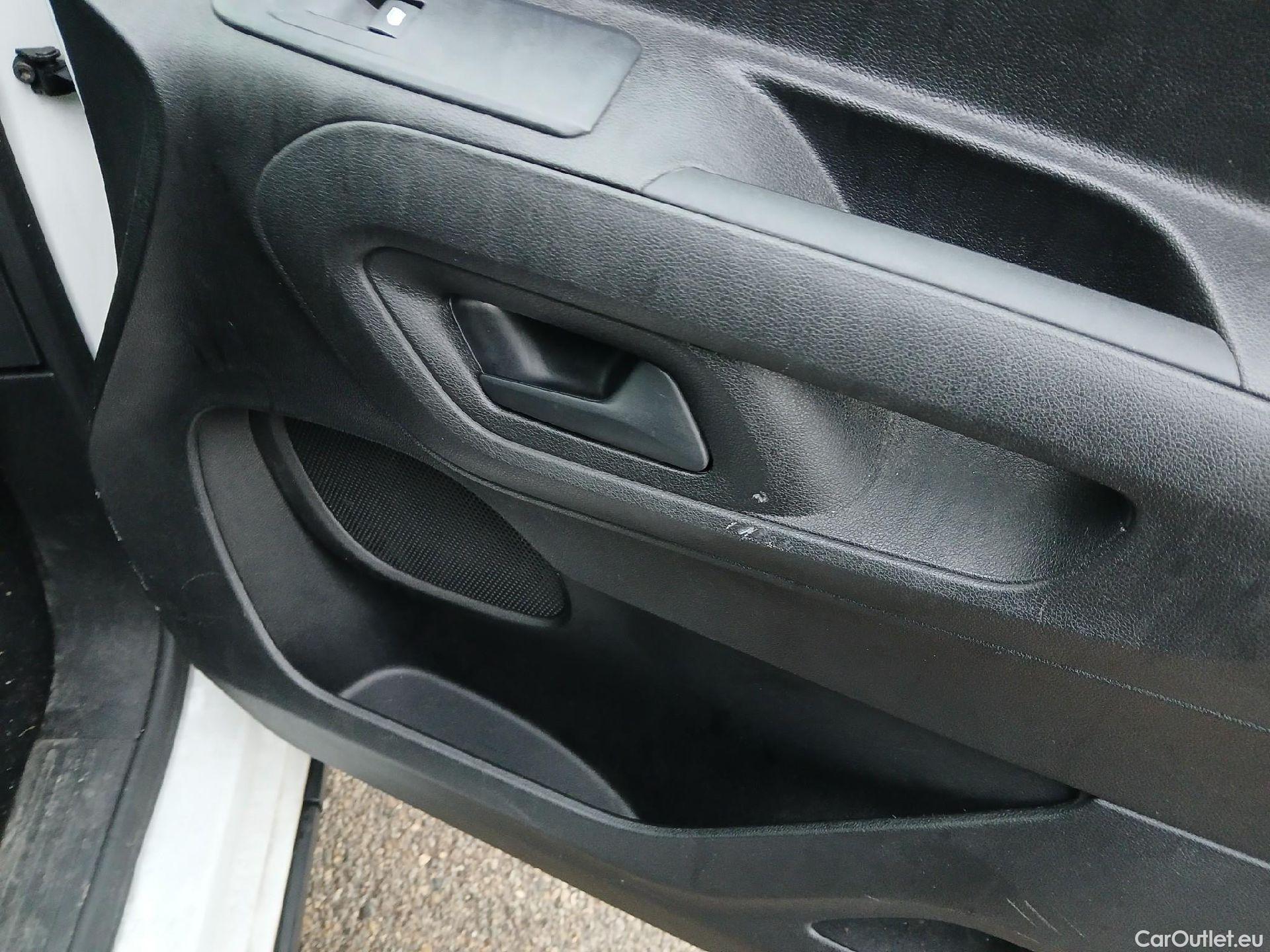  Peugeot  RIFTER PEUGEOT  / 2018 / 5P / monovolumen compacto Active Pack Standard BlueHDi 73kW #17