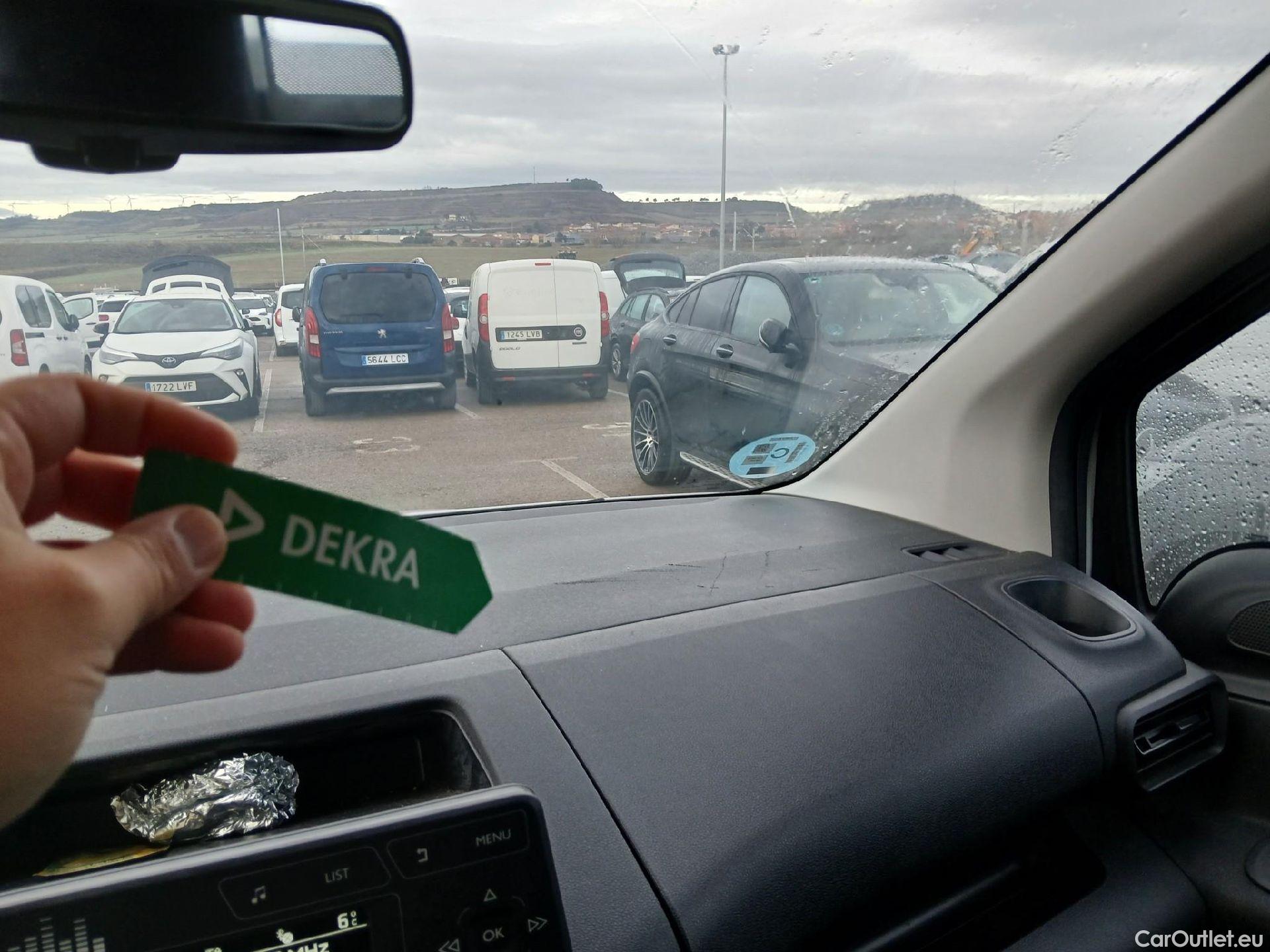  Peugeot  RIFTER PEUGEOT  / 2018 / 5P / monovolumen compacto Active Pack Standard BlueHDi 73kW #44