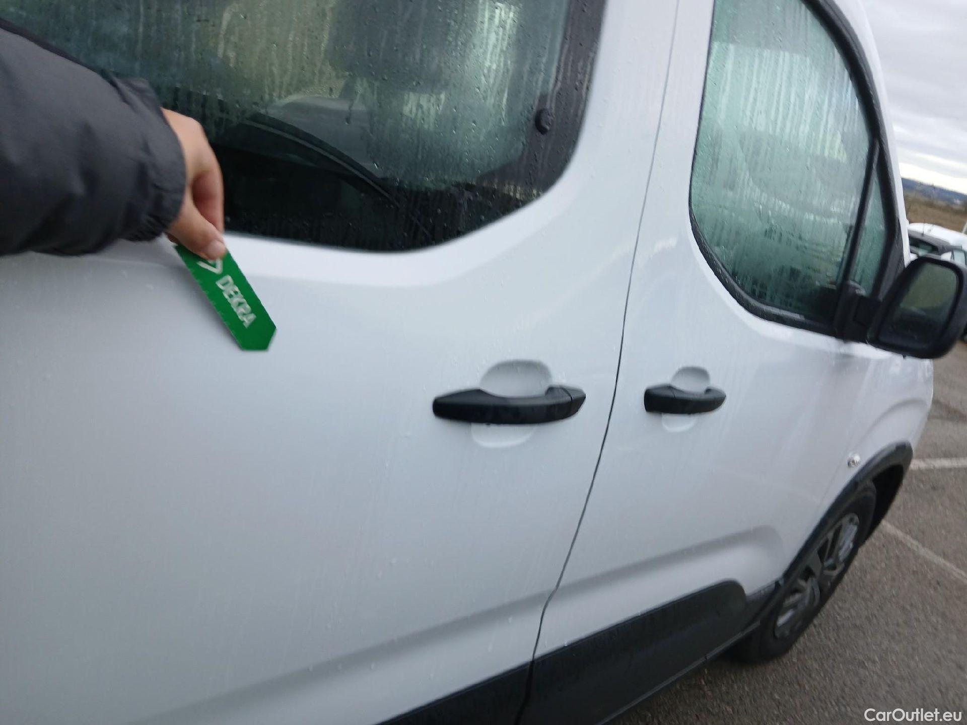  Peugeot  RIFTER PEUGEOT  / 2018 / 5P / monovolumen compacto Active Pack Standard BlueHDi 73kW #36