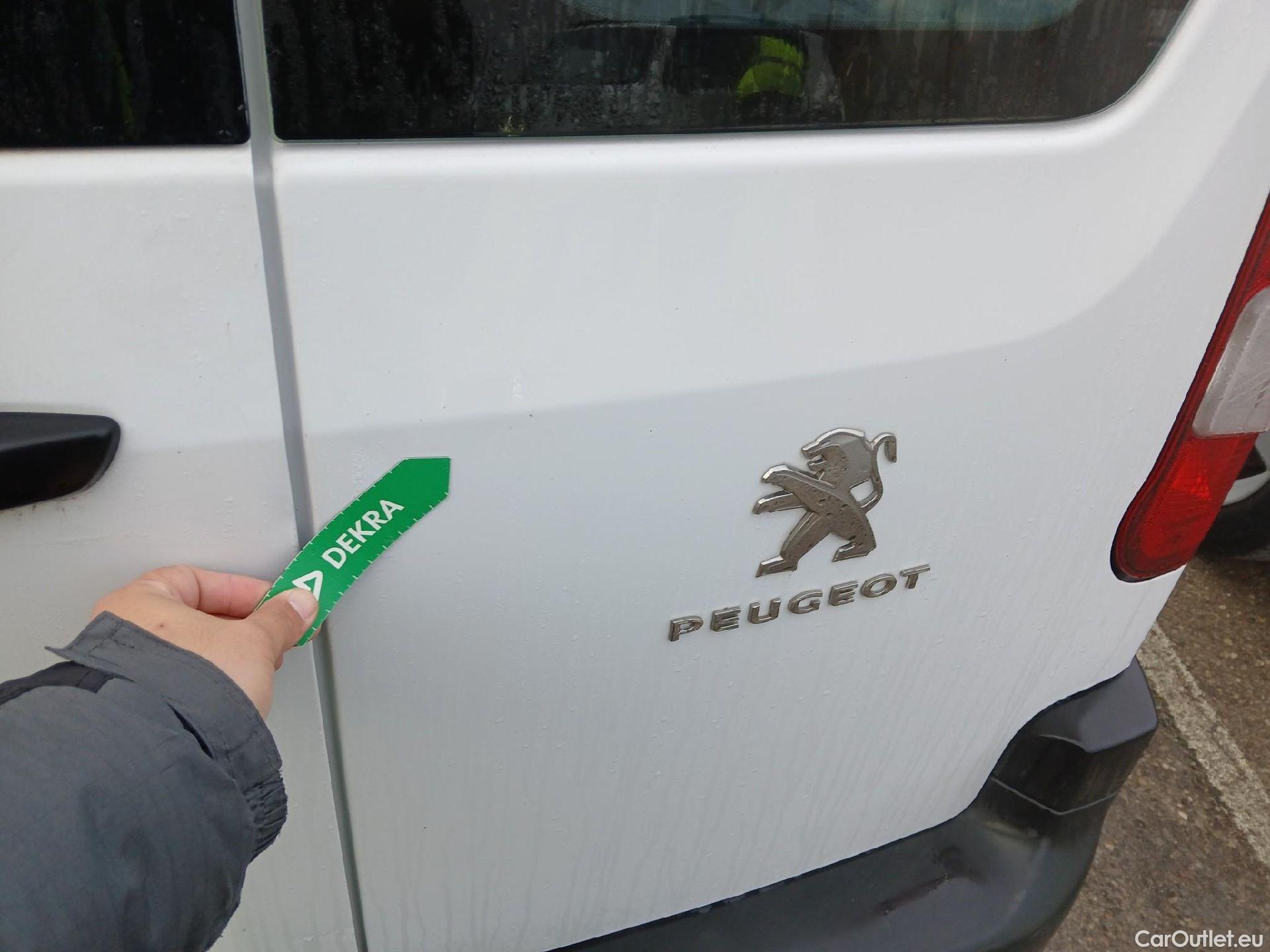  Peugeot  RIFTER PEUGEOT  / 2018 / 5P / monovolumen compacto Active Pack Standard BlueHDi 73kW #31