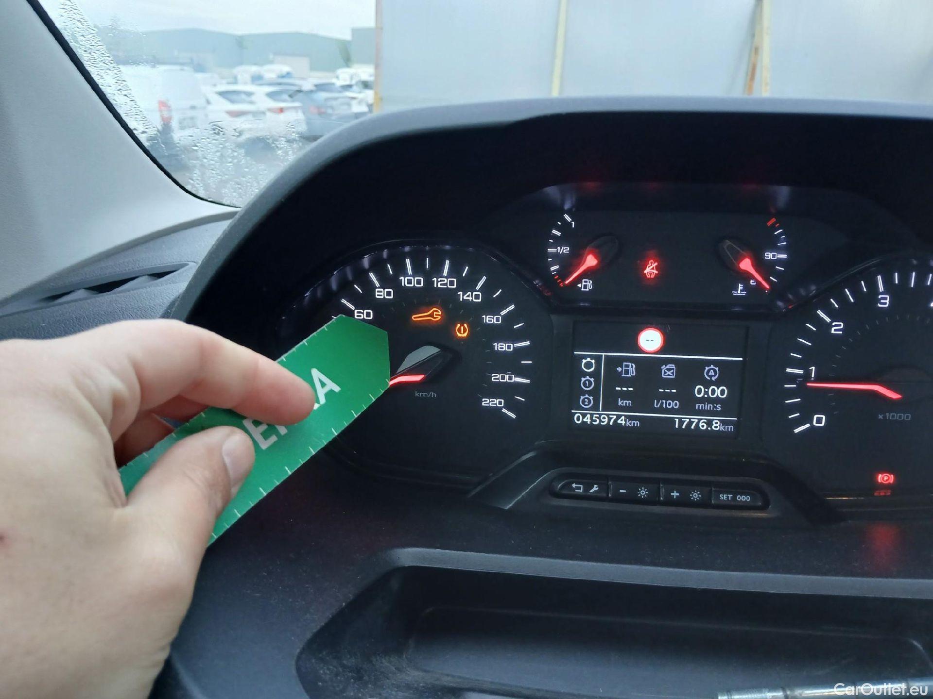  Peugeot  RIFTER PEUGEOT  / 2018 / 5P / monovolumen compacto Active Pack Standard BlueHDi 73kW #2