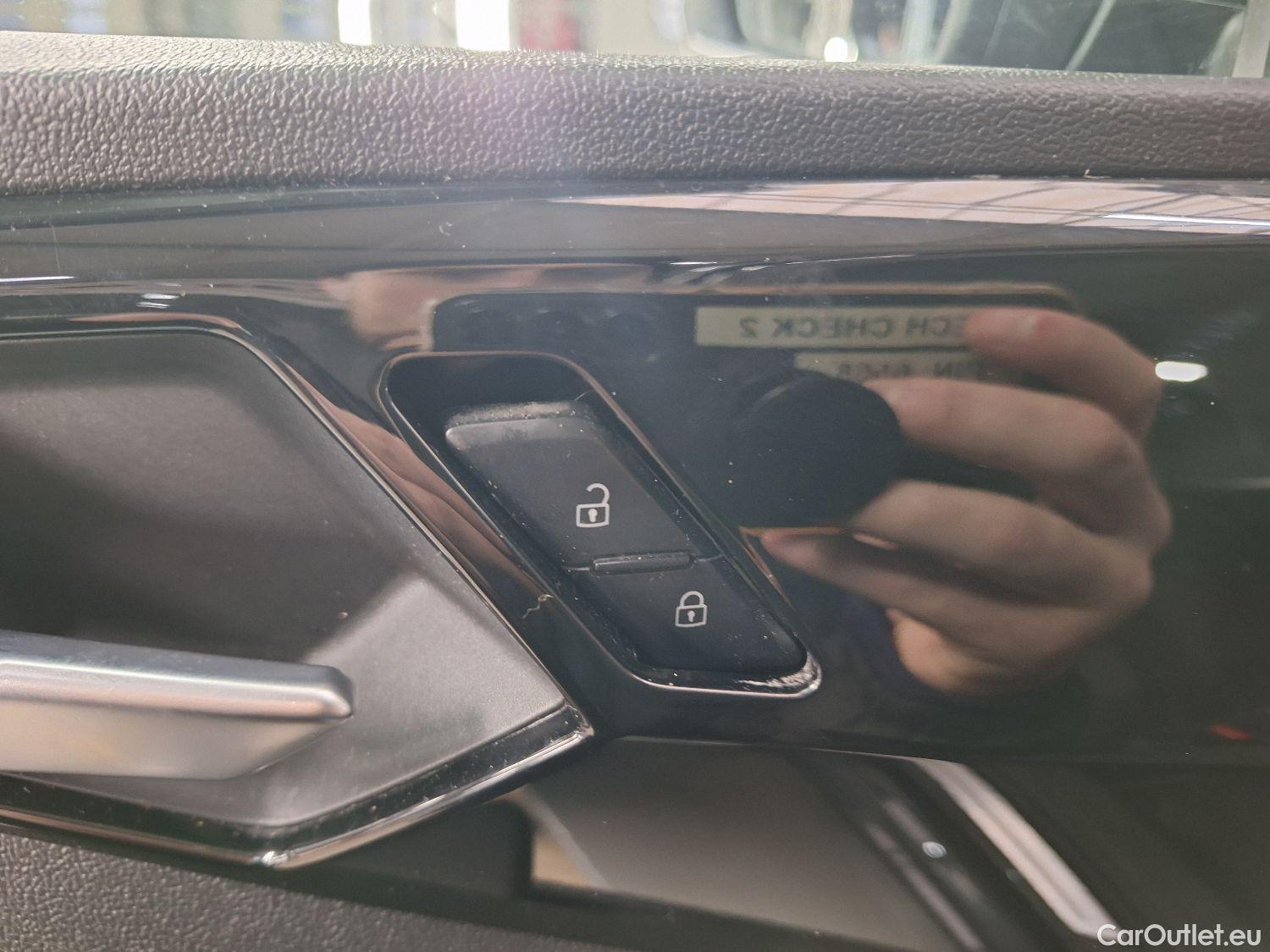  Audi  A1 Sportback Audi, A1 SB '18, Audi  1.0 25 TFSI 70kW Advanced 5d #32