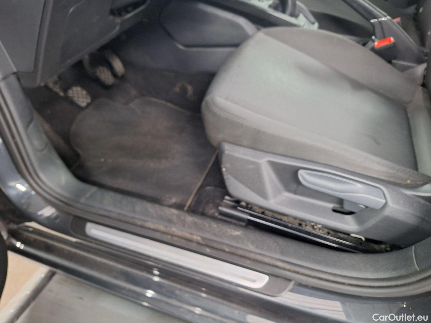  Audi  A1 Sportback Audi, A1 SB '18, Audi  1.0 25 TFSI 70kW Advanced 5d #41