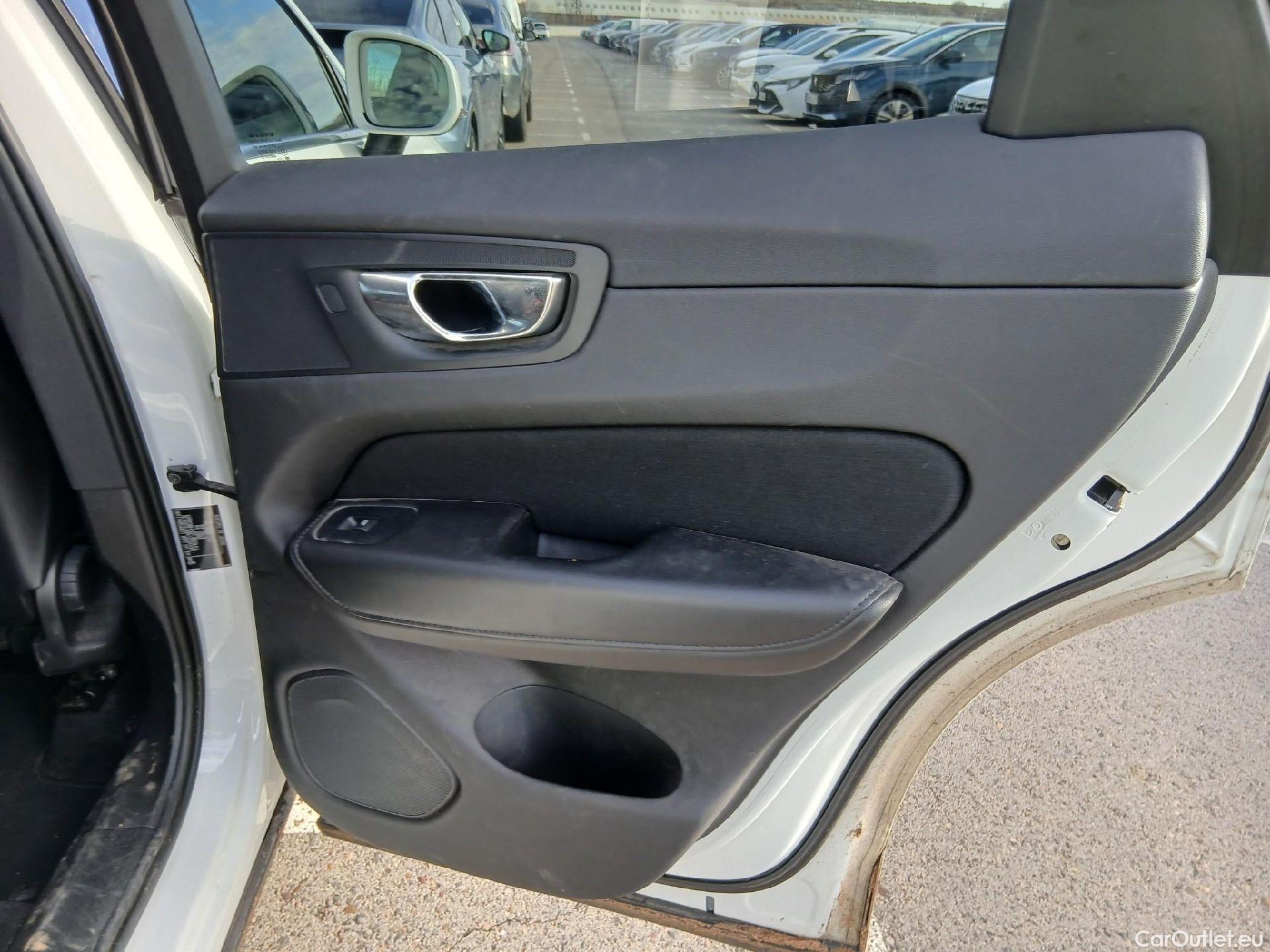  Volvo  XC60 VOLVO  / 2017 / 5P / todoterreno 2.0 T6 AWD Recharge Inscription Exp Auto #43