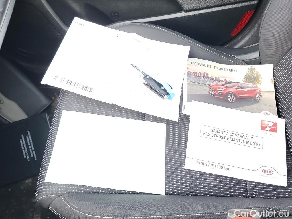  KIA  Sportage KIA  1.6MHEV Drive 100kW(136CV) 4x2(Crist Tintados) #1