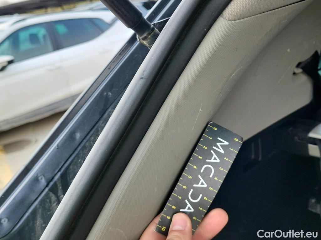  KIA  Sportage KIA  1.6MHEV Drive 100kW(136CV) 4x2(Crist Tintados) #20