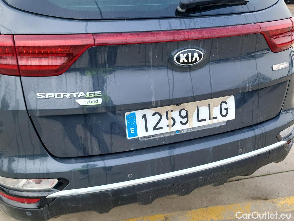  KIA  Sportage KIA  1.6MHEV Drive 100kW(136CV) 4x2(Crist Tintados) #37