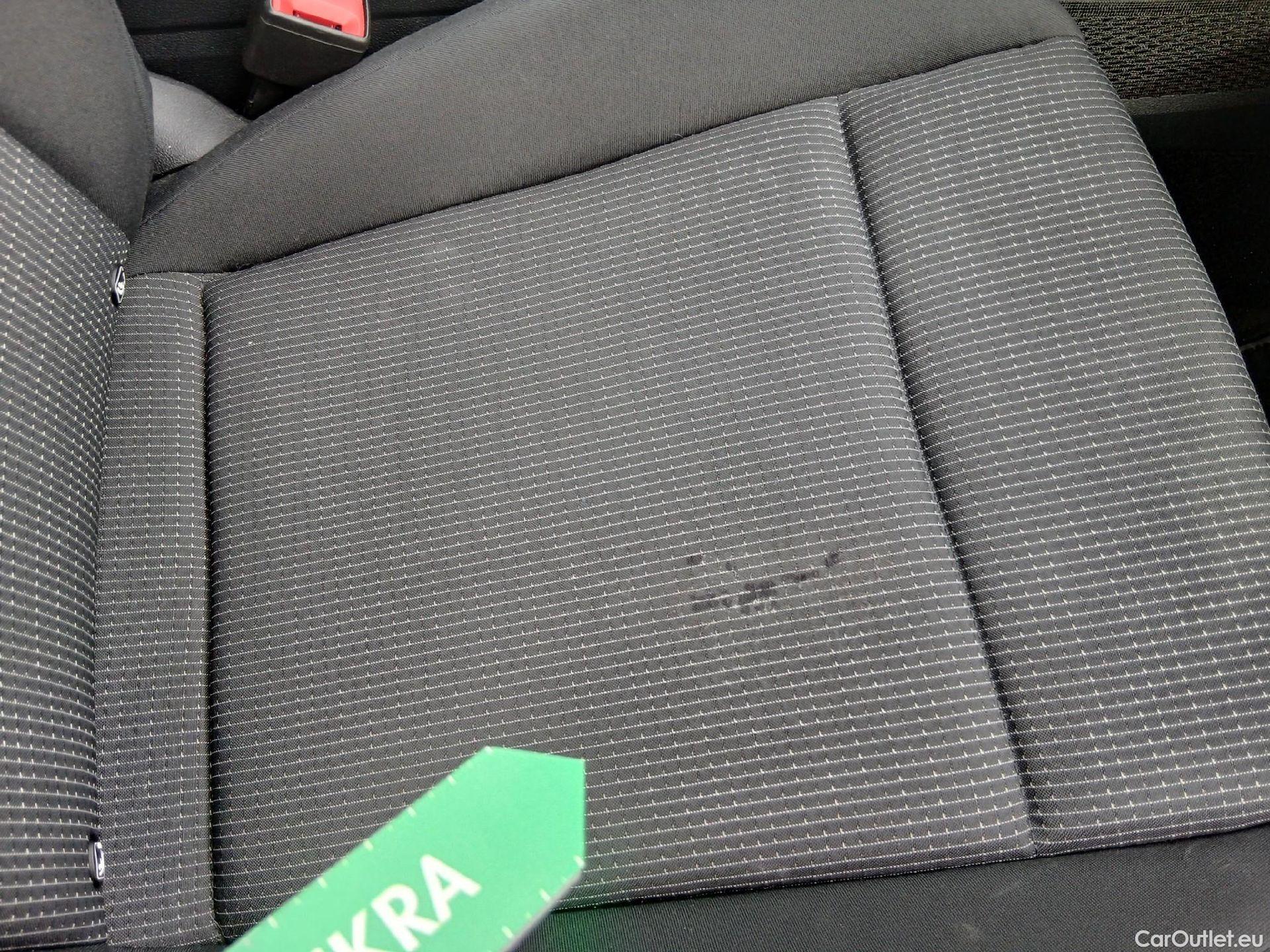  Volkswagen  Golf  VOLKSWAGEN / 2020 / 5P / berlina con portón 2.0 TDI 85kW (115CV) #27