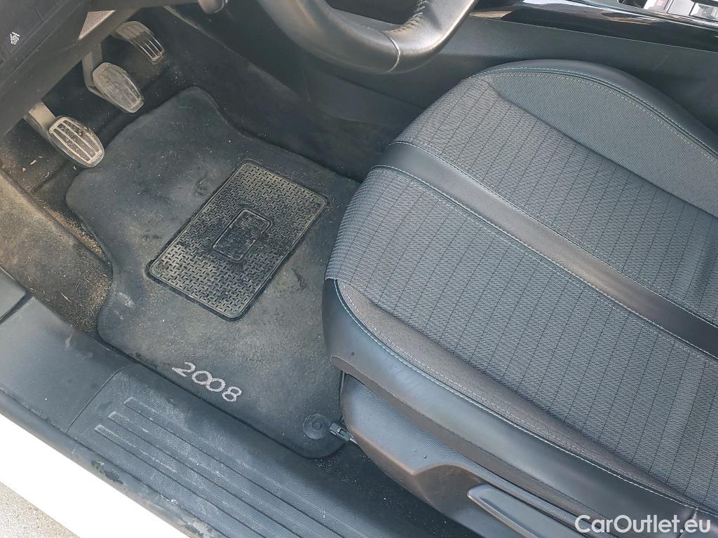  Peugeot  2008 PEUGEOT  / 2019 / 5P / todoterreno Allure BlueHDI 81kW (110CV) #16