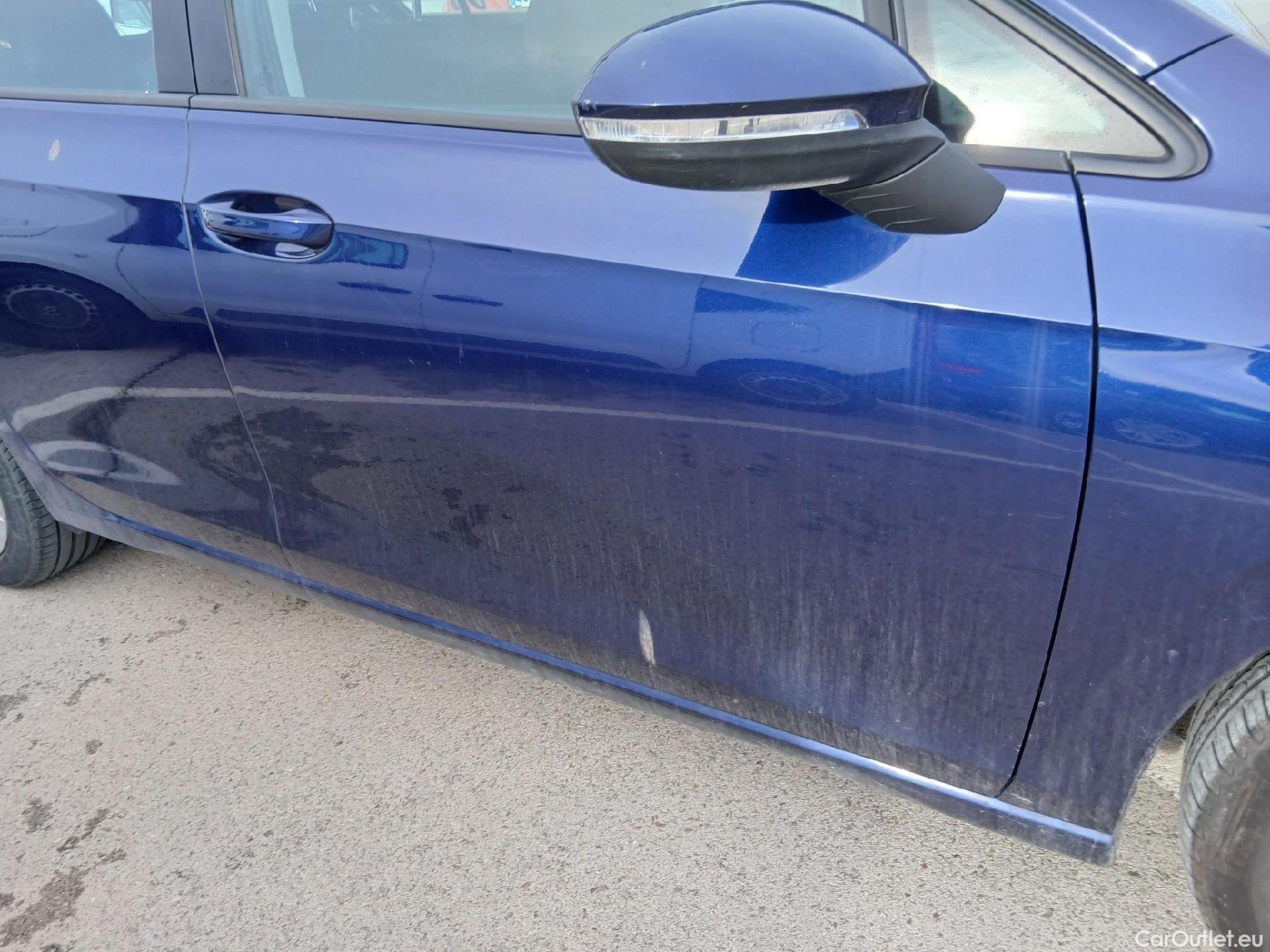  Volkswagen  Golf  VOLKSWAGEN / 2020 / 5P / berlina con portón 2.0 TDI 85kW (115CV) #33