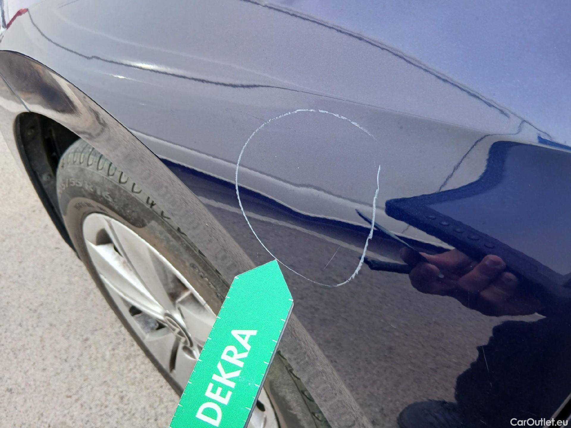  Volkswagen  Golf  VOLKSWAGEN / 2020 / 5P / berlina con portón 2.0 TDI 85kW (115CV) #11