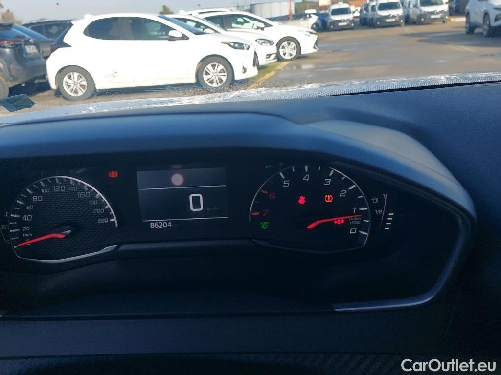  Peugeot  2008 PEUGEOT  / 2019 / 5P / todoterreno Allure BlueHDI 81kW (110CV) #17