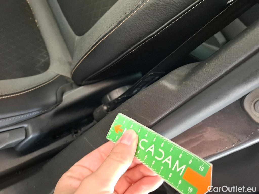  Opel   Grandland X Grandland X Elegance Business 1.5 130CV BVA8 E6d #9