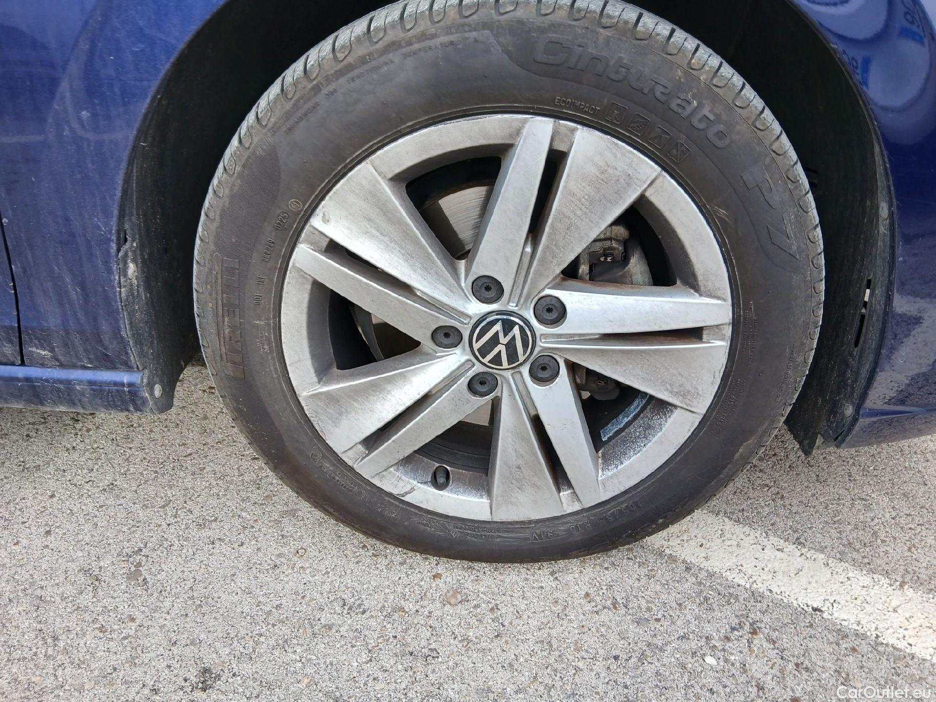  Volkswagen  Golf  VOLKSWAGEN / 2020 / 5P / berlina con portón 2.0 TDI 85kW (115CV) #36