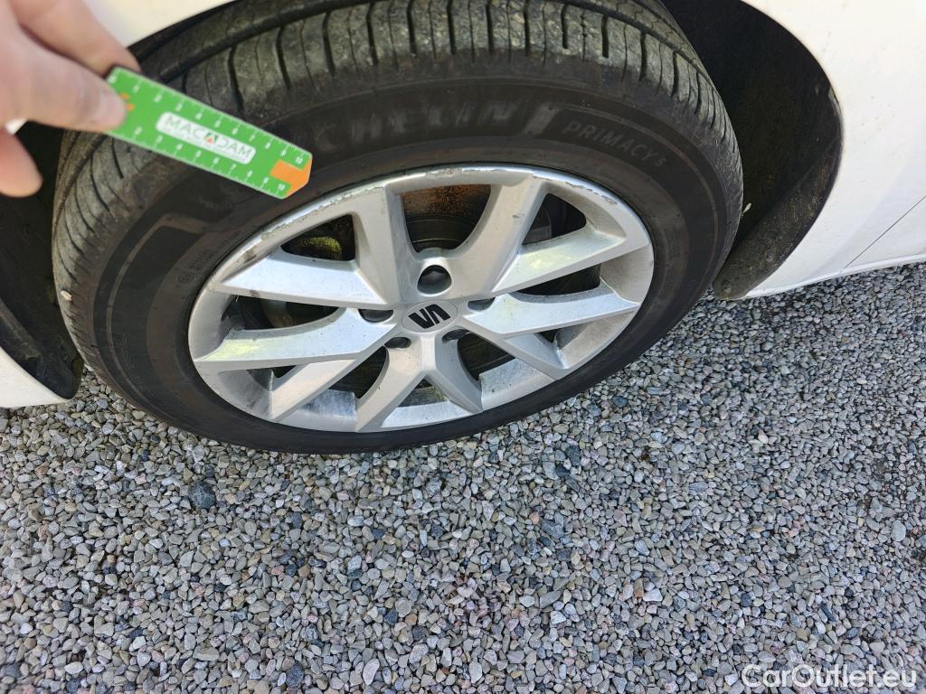  Land Rover  Discovery SEAT Nuevo León / 2020 / 5P / berlina con portón 2.0 TDI 85kW S&S Style Go (AC3) #2