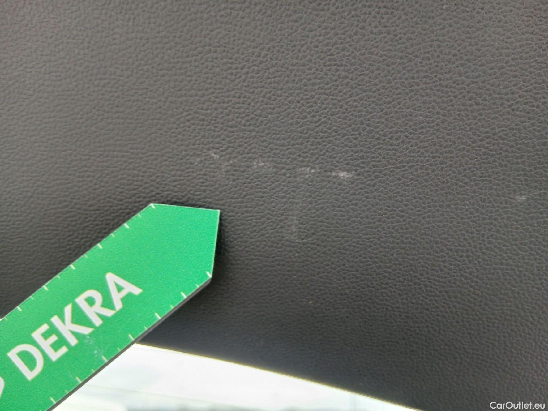  Volkswagen  Golf  VOLKSWAGEN / 2020 / 5P / berlina con portón 2.0 TDI 85kW (115CV) #21