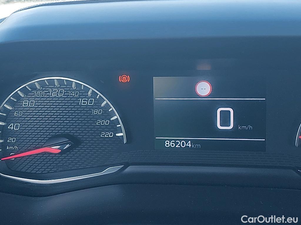  Peugeot  2008 PEUGEOT  / 2019 / 5P / todoterreno Allure BlueHDI 81kW (110CV) #19