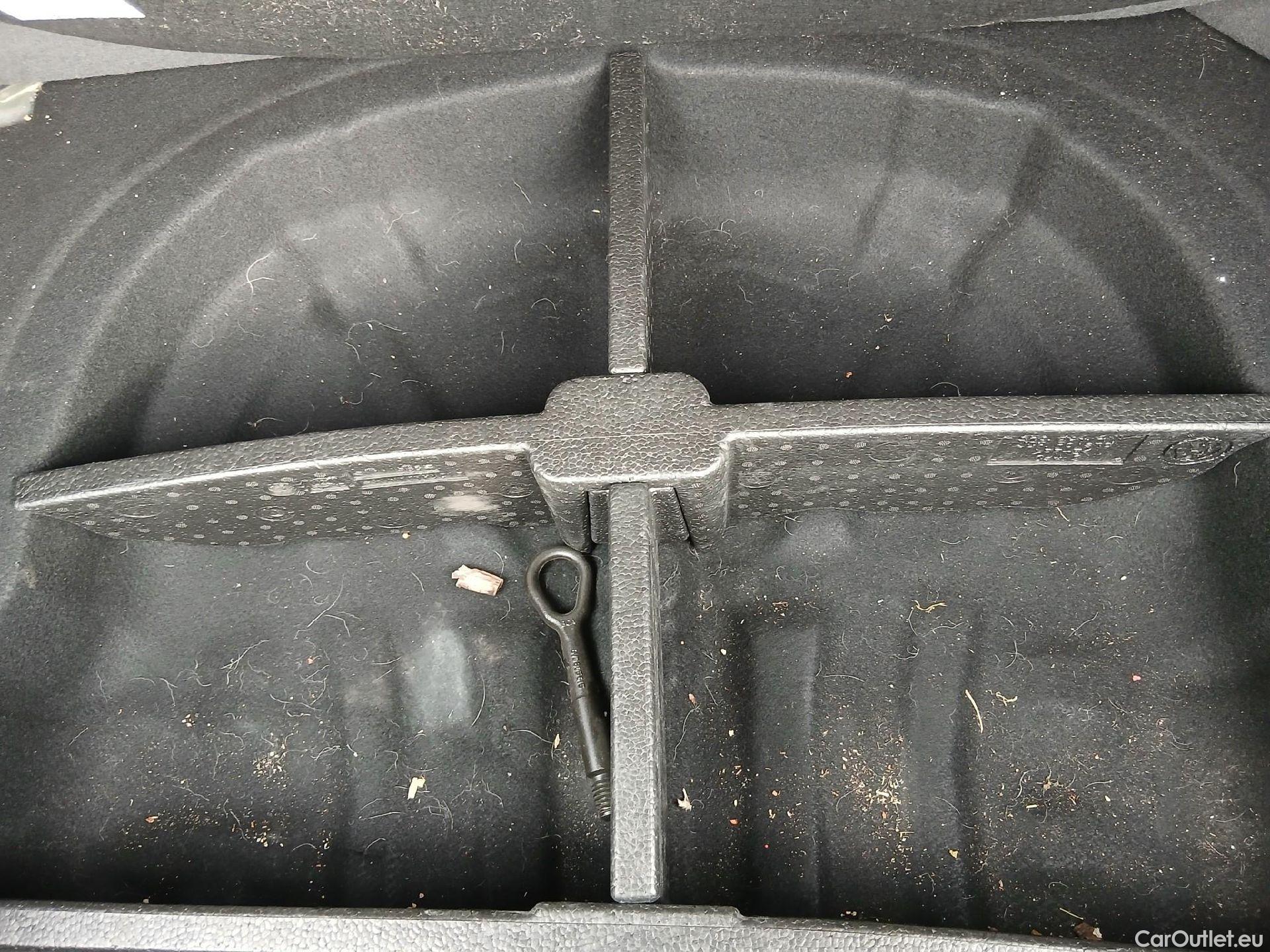  Volkswagen  Golf  VOLKSWAGEN / 2020 / 5P / berlina con portón 2.0 TDI 85kW (115CV) #1