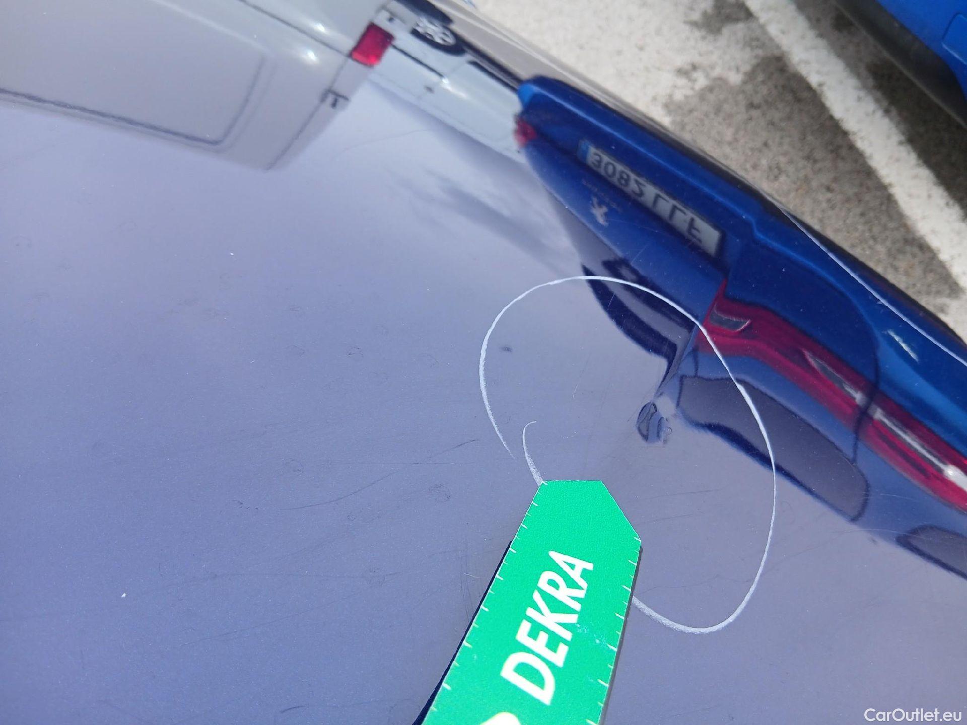  Volkswagen  Golf  VOLKSWAGEN / 2020 / 5P / berlina con portón 2.0 TDI 85kW (115CV) #4