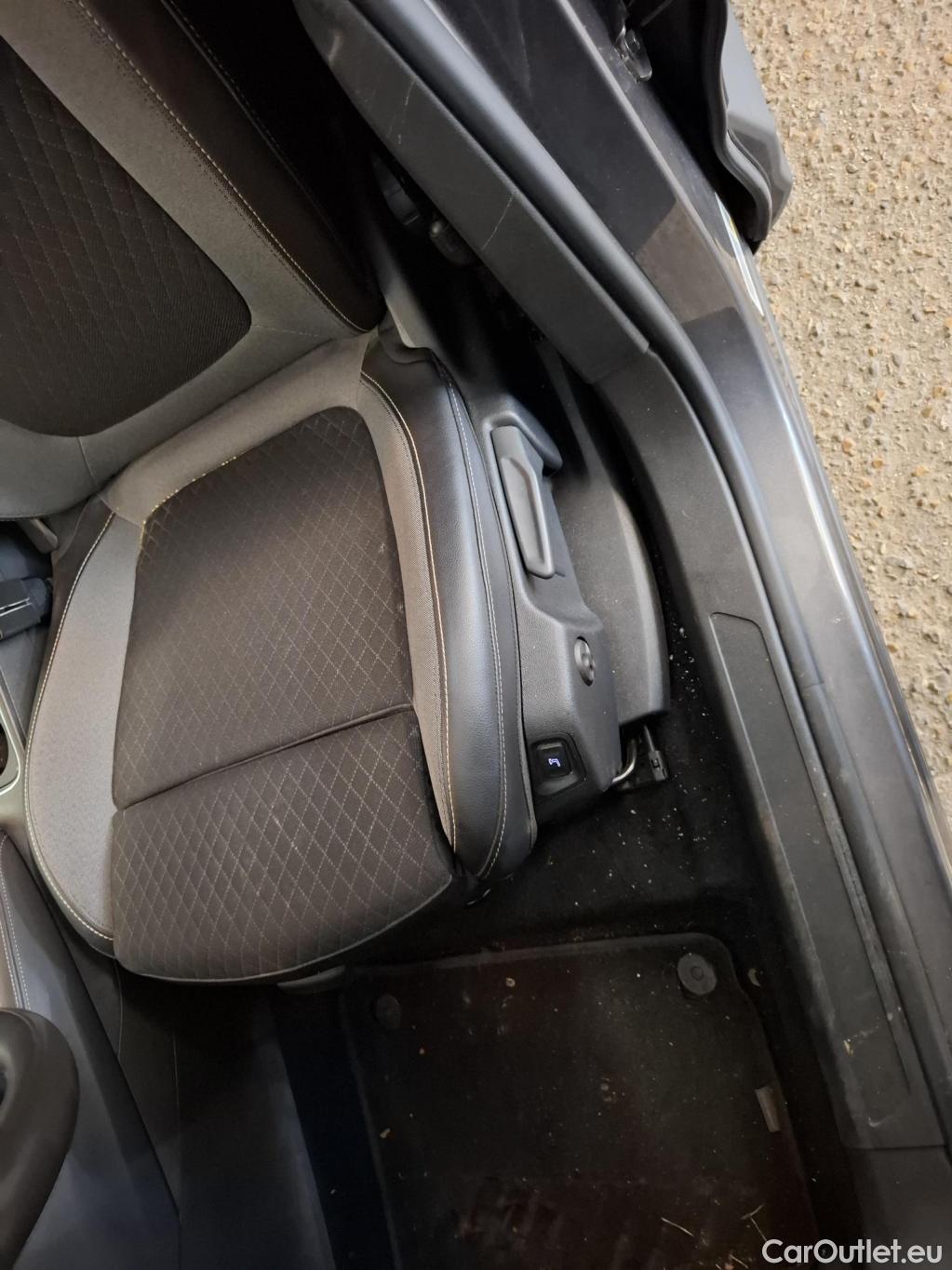  Opel   Grandland X Grandland X Elegance Business 1.5 130CV BVA8 E6d #11