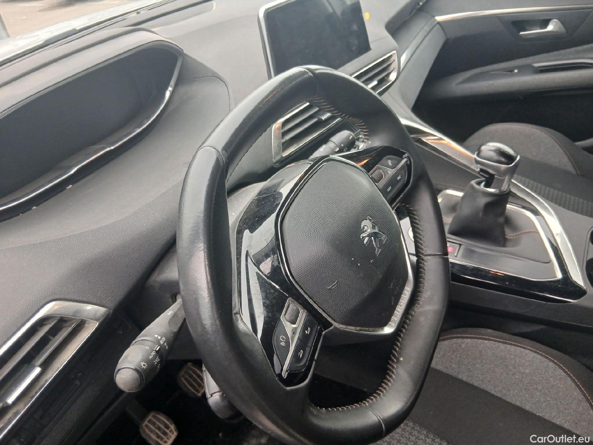  Peugeot  3008 PEUGEOT  / 2016 / 5P / todoterreno 1.5 BlueHDi 96kW (130CV) S&S Style #11