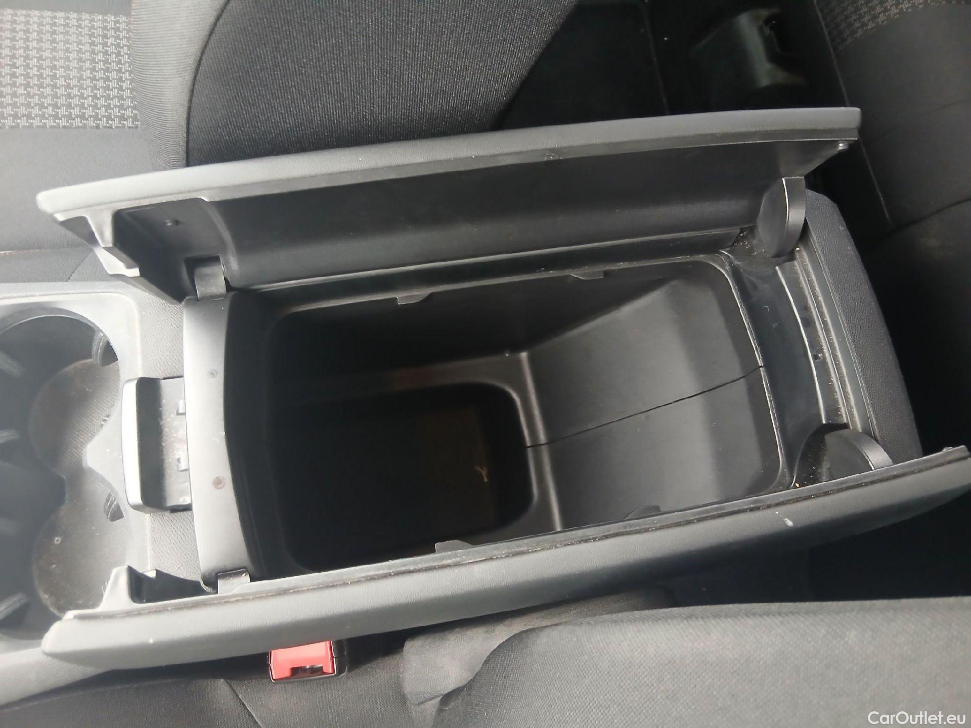  Peugeot  3008 PEUGEOT  / 2016 / 5P / todoterreno 1.5 BlueHDi 96kW (130CV) S&S Style #12