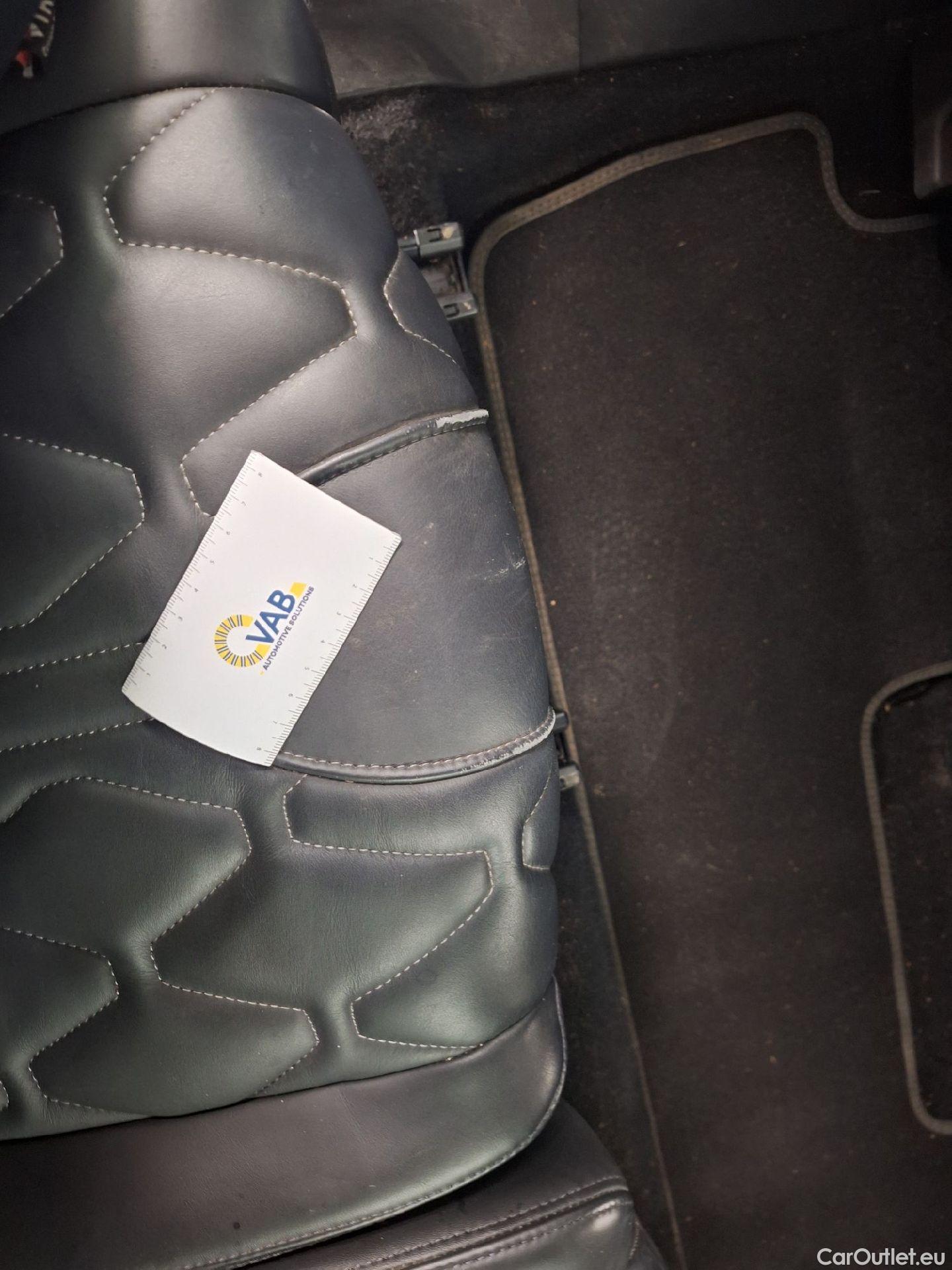  Peugeot  5008 Peugeot,  FL'20, Peugeot  1.5 BlueHDi 96kW S&S EAT8 Allure Pack #1